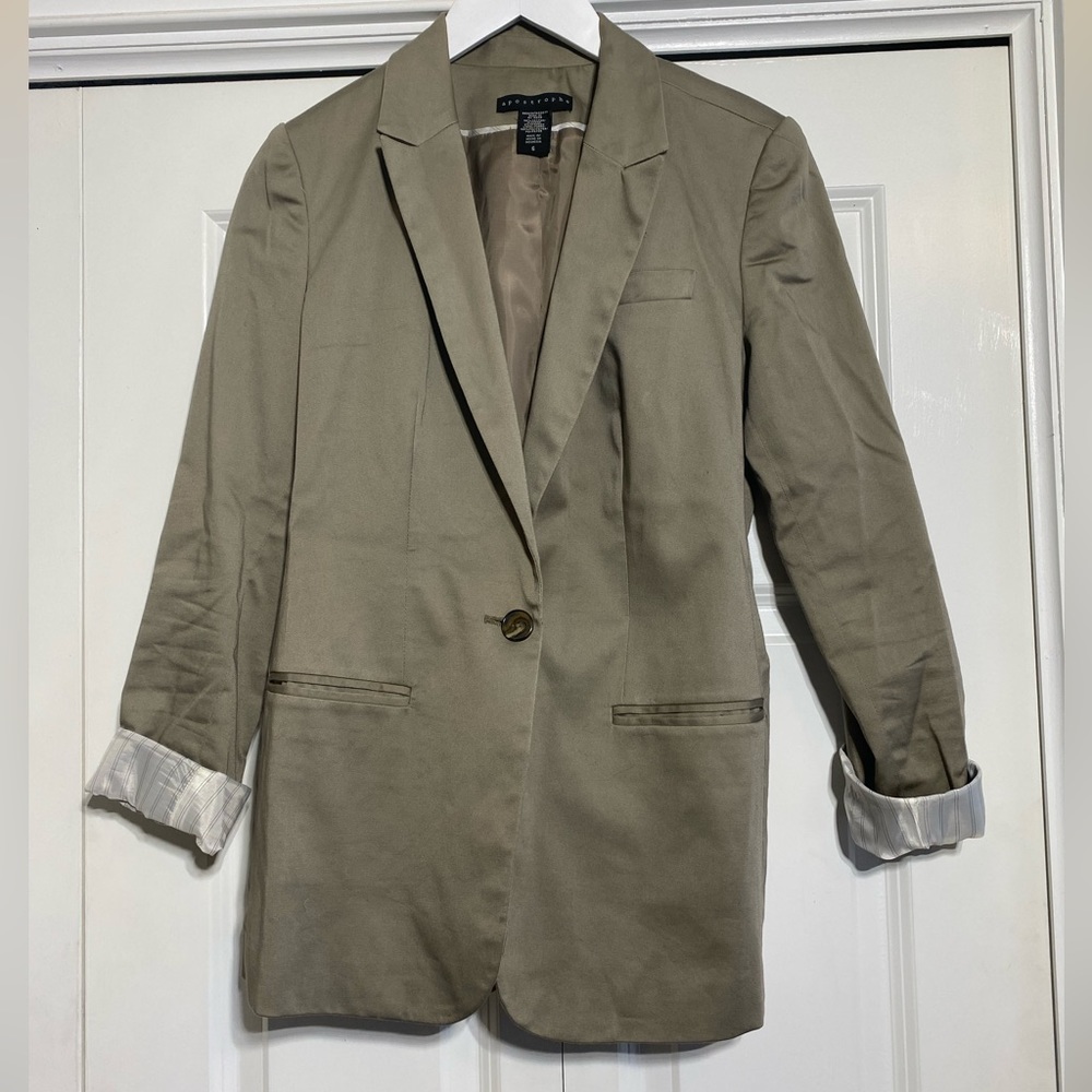 Apostrophe neutral blazer size 6